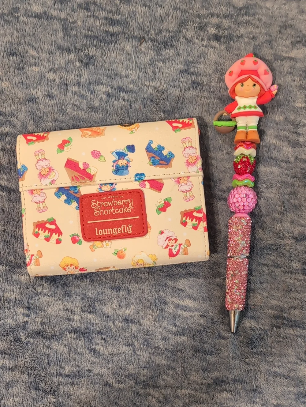 Loungefly x Strawberry Shortcake Pink Character Wallet And Pen - Picture 2 of 7